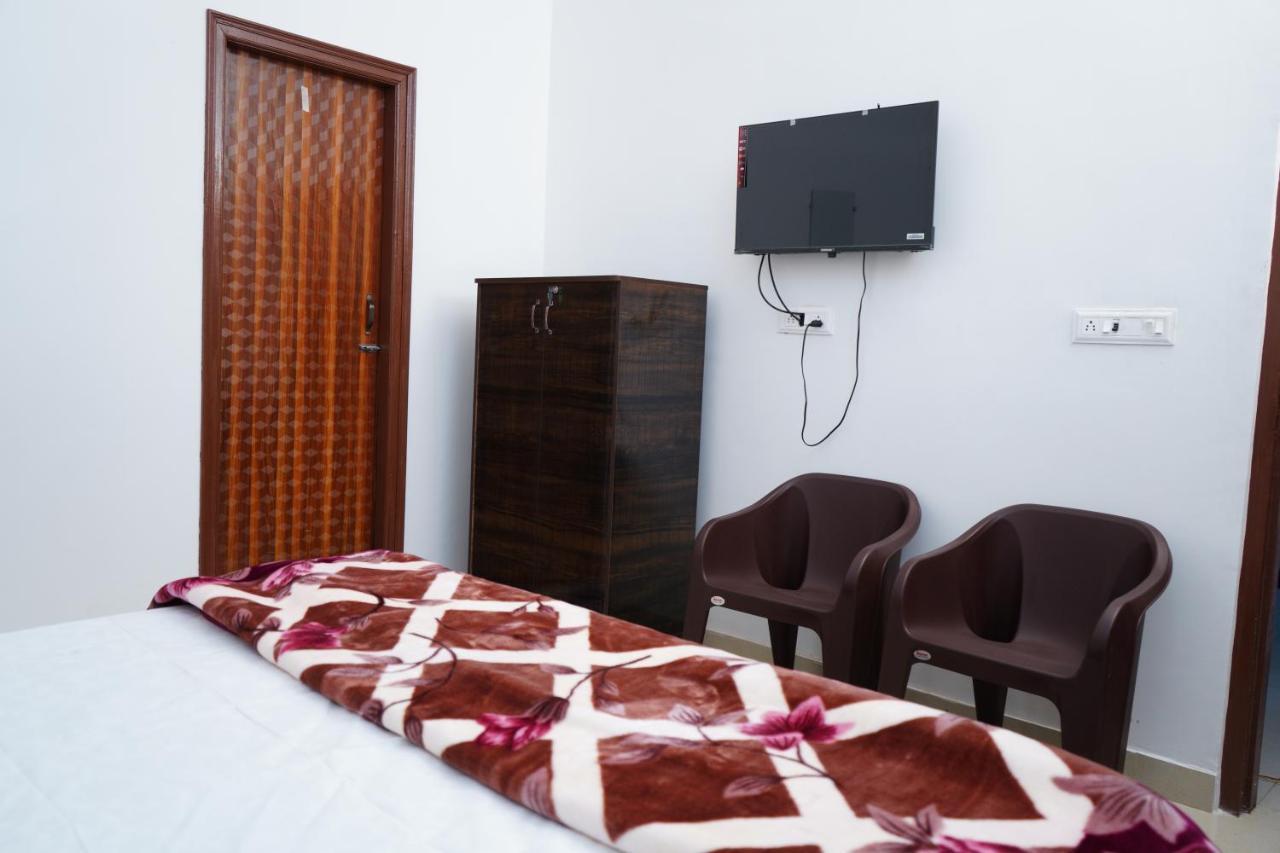 Bed and Breakfast Roop Niwas Amritsar Exterior foto