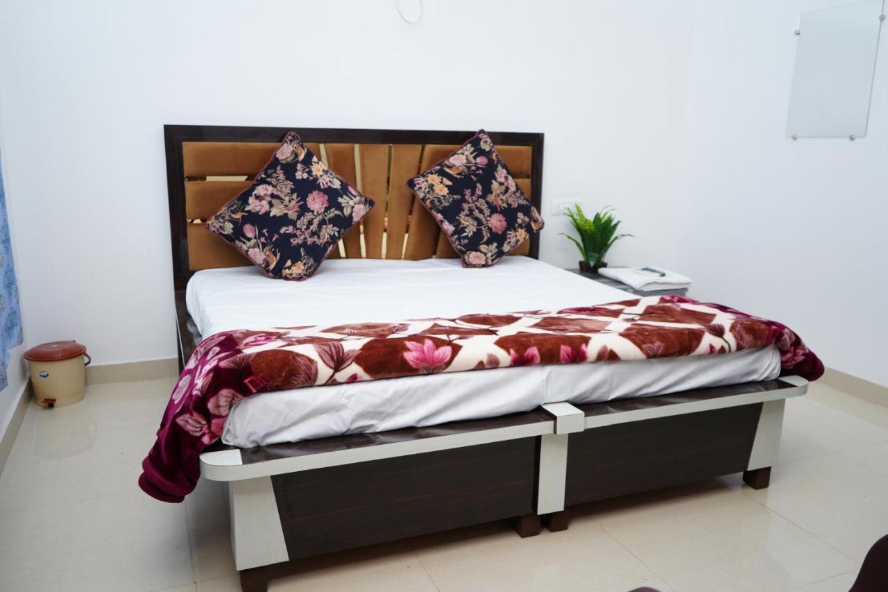 Bed and Breakfast Roop Niwas Amritsar Exterior foto