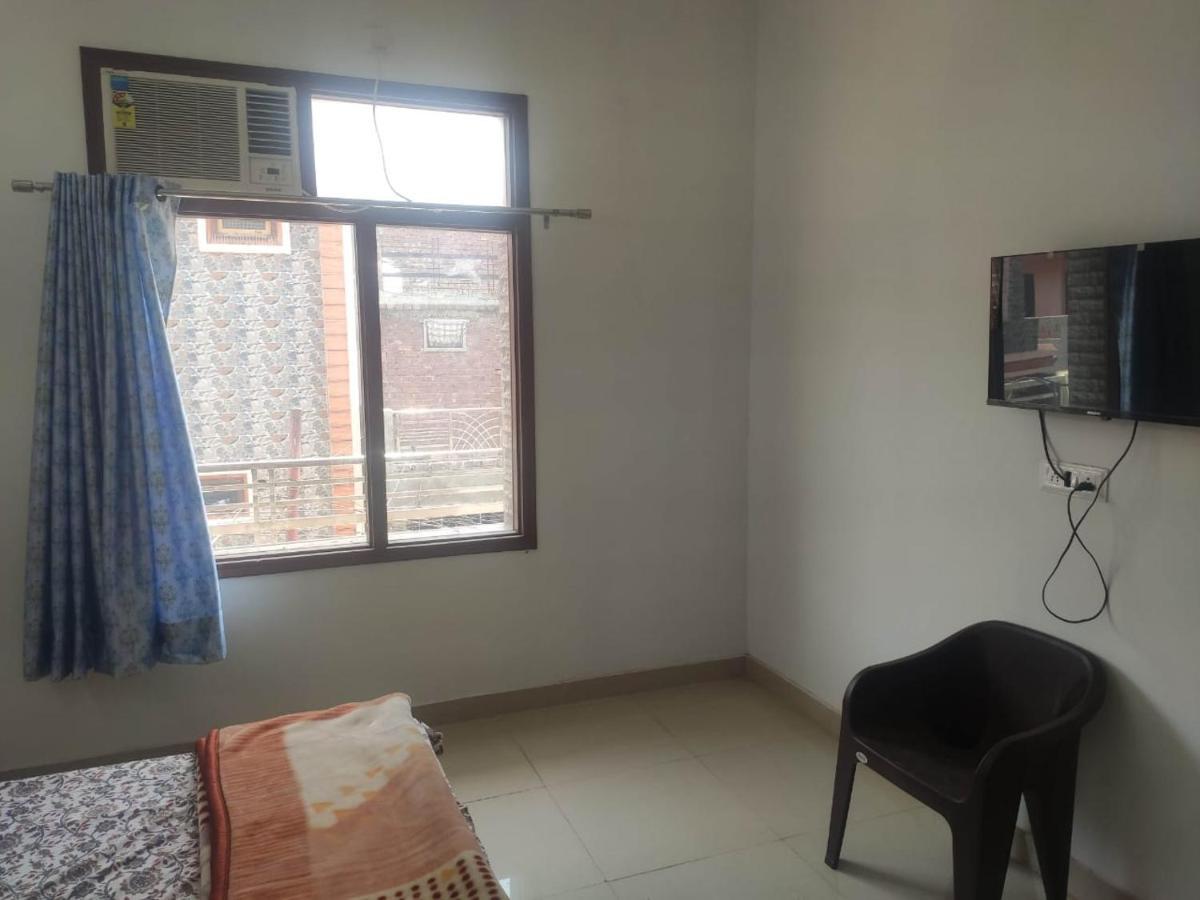 Bed and Breakfast Roop Niwas Amritsar Exterior foto