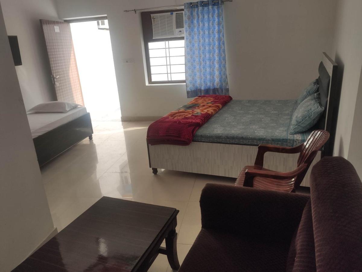 Bed and Breakfast Roop Niwas Amritsar Exterior foto