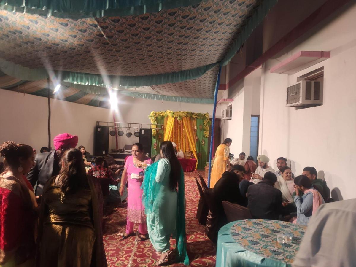 Bed and Breakfast Roop Niwas Amritsar Exterior foto