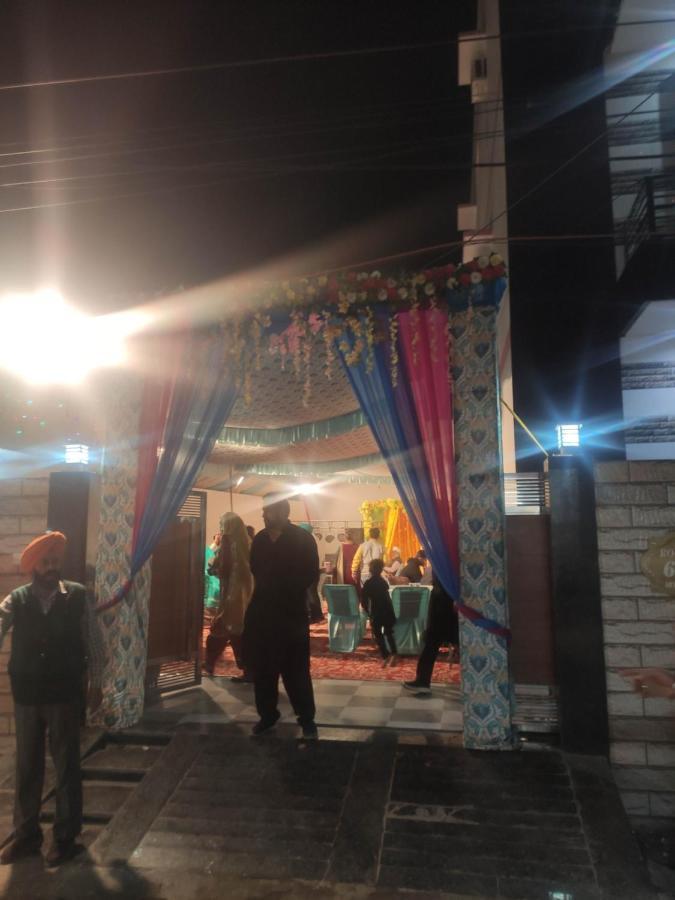 Bed and Breakfast Roop Niwas Amritsar Exterior foto