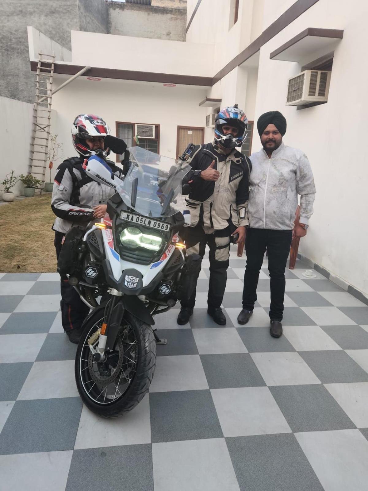 Bed and Breakfast Roop Niwas Amritsar Exterior foto