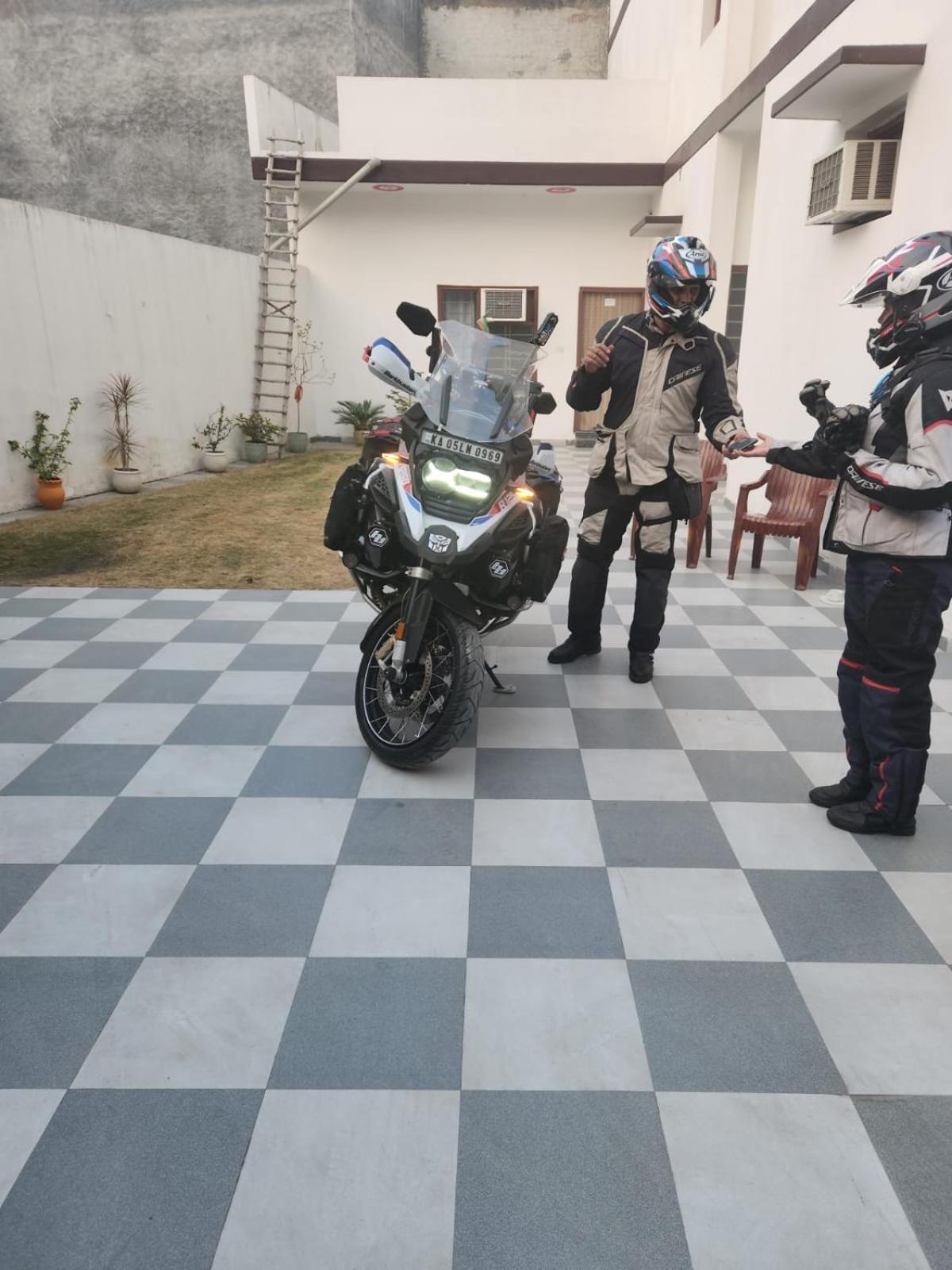 Bed and Breakfast Roop Niwas Amritsar Exterior foto